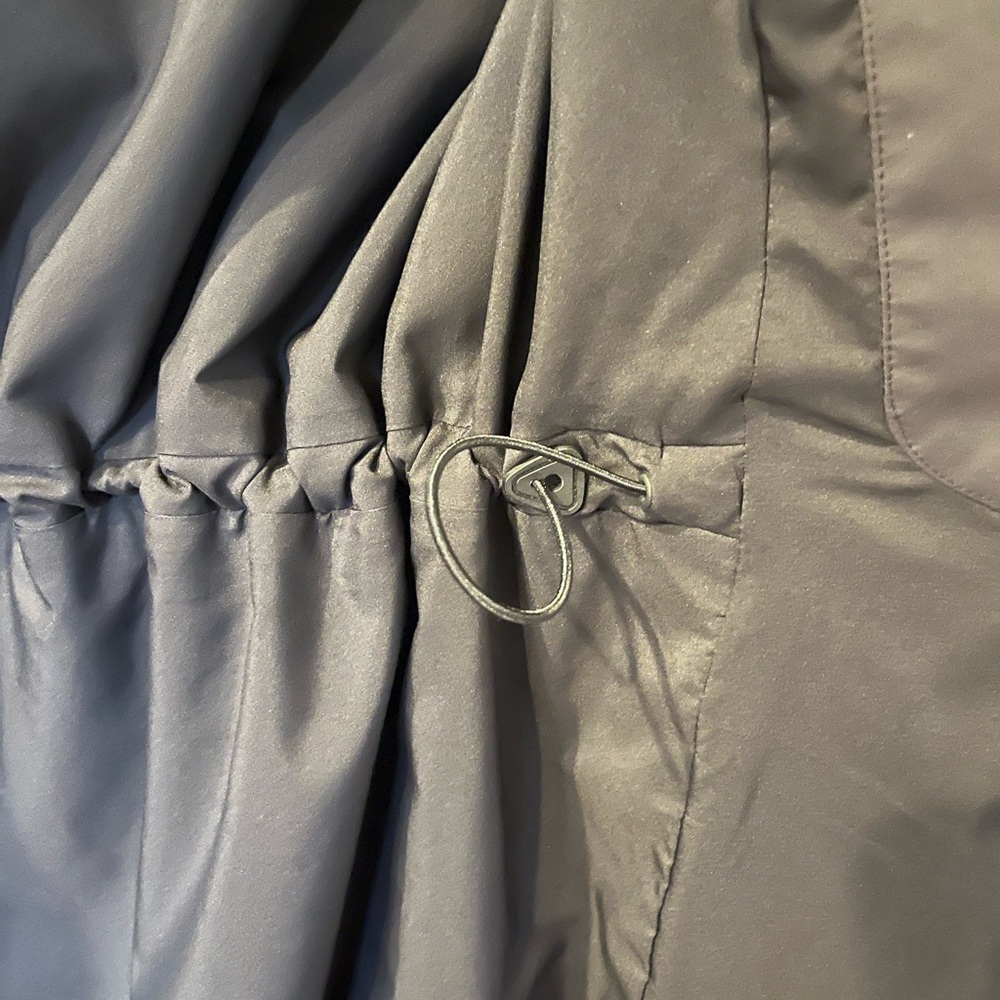 Lululemon Athletica Rain Rebel Black Trench, Size 6 - Picture 9 of 16